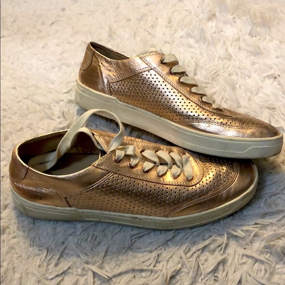 Via Spiga Rose Gold leather sneaker